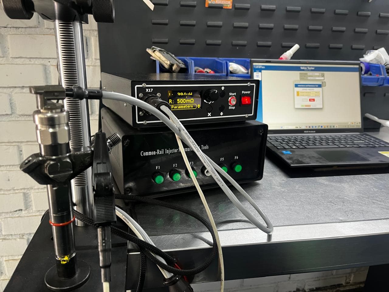 Equipamiento de ajuste y calibración de inyectores